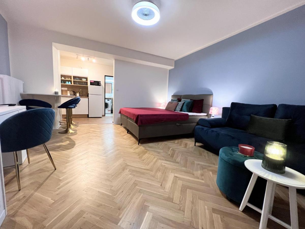 Quiet & Cozy Apartment/ Balcony / Popular Location Apartmán *