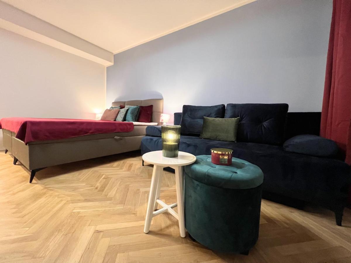 Quiet & Cozy Apartment/ Balcony / Popular Location Apartmán *