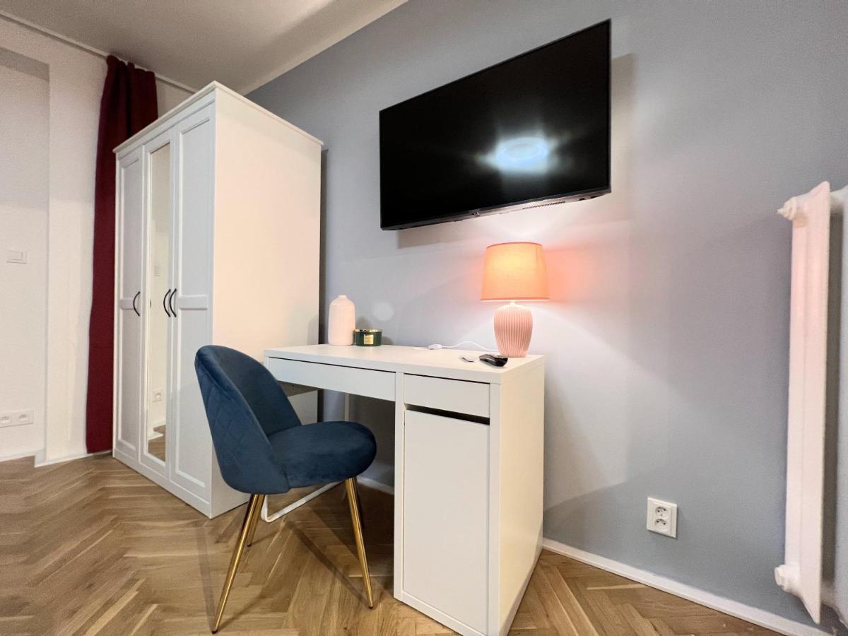 Quiet & Cozy Apartment/ Balcony / Popular Location Apartmán Praha
